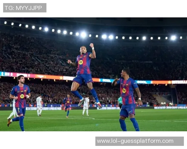 西甲激战巴萨大胜尤文图斯争议判罚引发全场热议